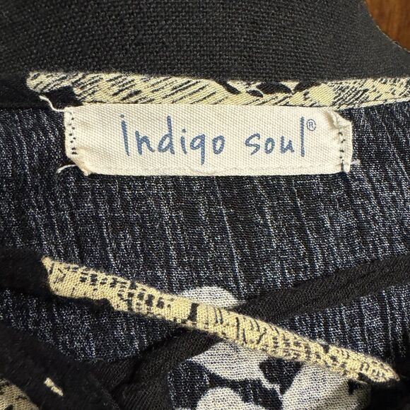 Indigo Soul Blouse 2X Babydoll Style Floral Casual Witchy Classic Boho - Picture 8 of 9